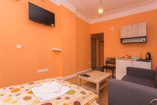 Апарт-отели Top Center Brand New Apartments София Номер-студио с кроватью размера "king-size" и диван-кроватью-8