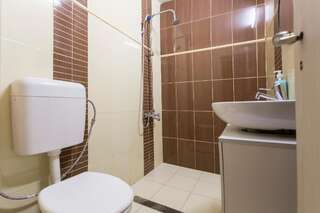 Апарт-отели Top Center Brand New Apartments София Номер-студио с кроватью размера "king-size" и диван-кроватью-12